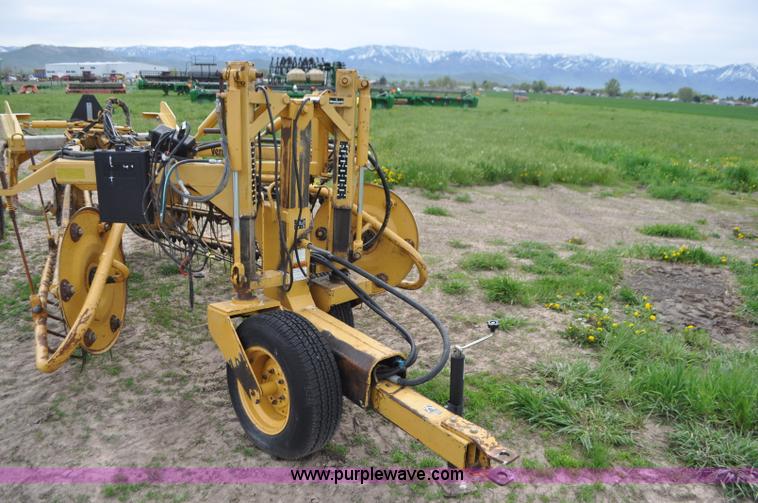 image for item G7398 Vermeer R24 twin hay rake