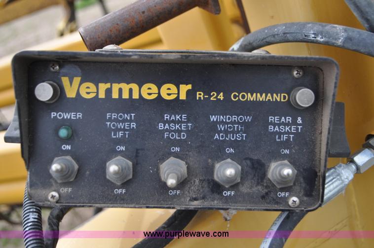 image for item G7398 Vermeer R24 twin hay rake