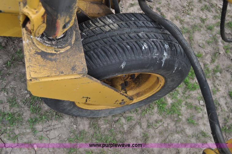 image for item G7398 Vermeer R24 twin hay rake