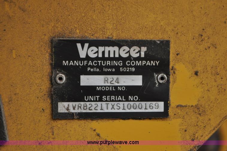 image for item G7398 Vermeer R24 twin hay rake