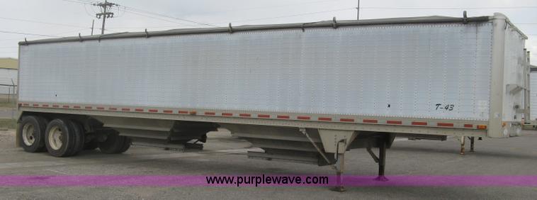 image for item J2832 1996 Wilson DWH-400 Pace Setter double hopper bottom grain trailer