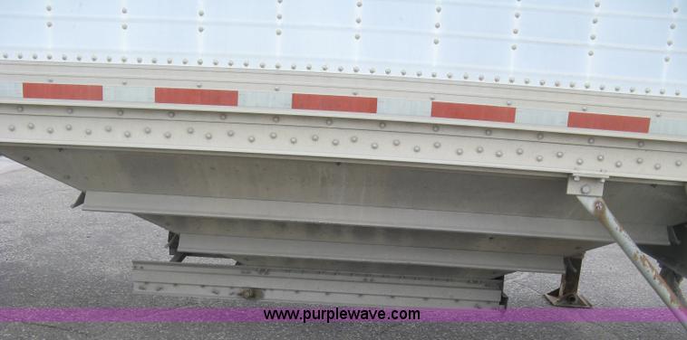 image for item J2832 1996 Wilson DWH-400 Pace Setter double hopper bottom grain trailer