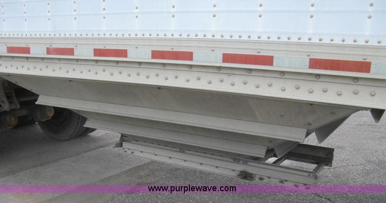 image for item J2832 1996 Wilson DWH-400 Pace Setter double hopper bottom grain trailer