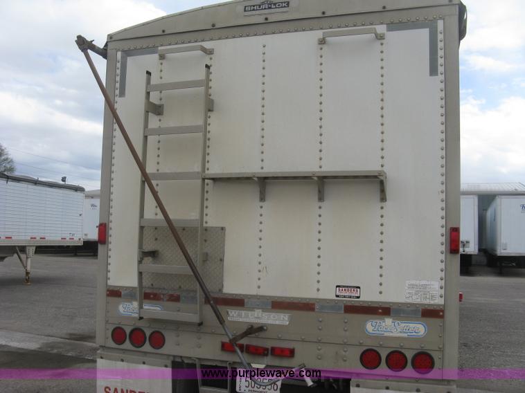 image for item J2832 1996 Wilson DWH-400 Pace Setter double hopper bottom grain trailer