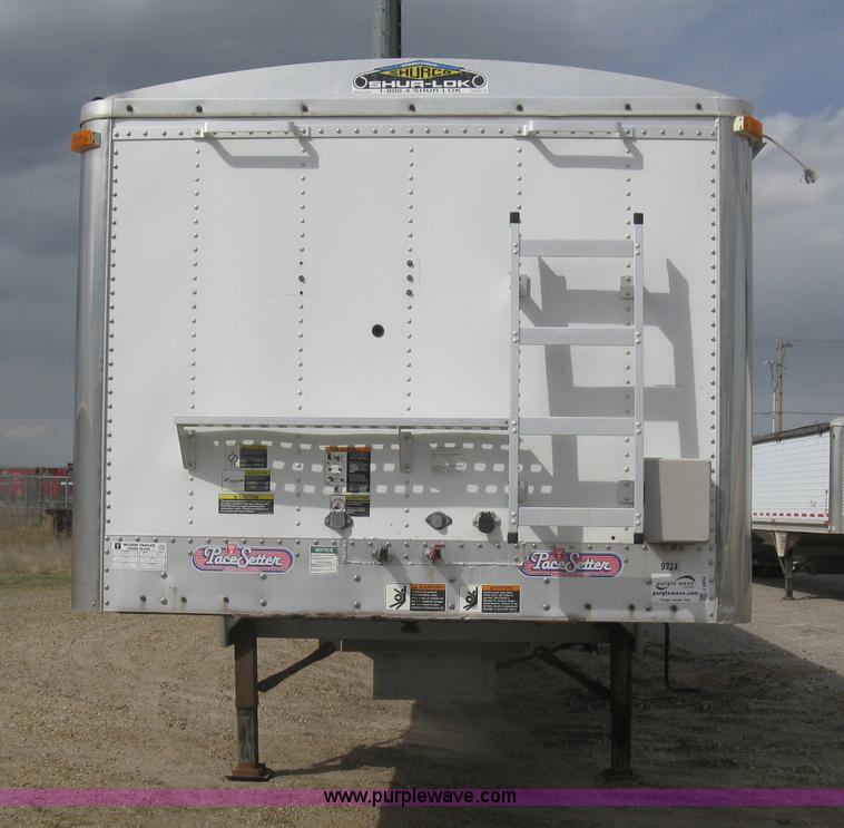 image for item J2834 2005 Wilson DWH-500 Pace Setter double hopper bottom grain trailer