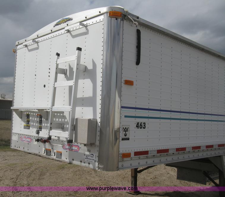 image for item J2834 2005 Wilson DWH-500 Pace Setter double hopper bottom grain trailer
