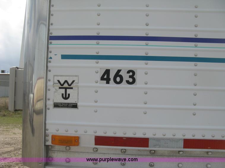 image for item J2834 2005 Wilson DWH-500 Pace Setter double hopper bottom grain trailer