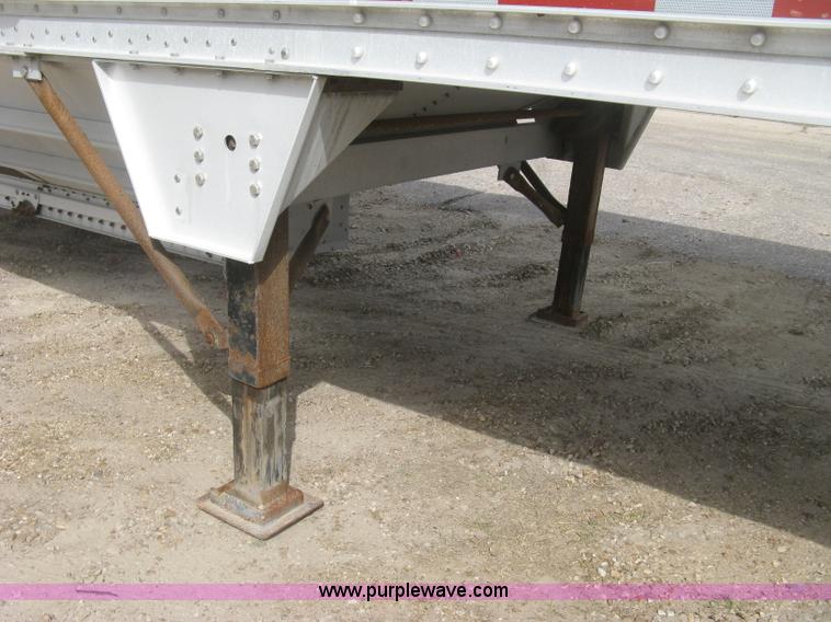 image for item J2834 2005 Wilson DWH-500 Pace Setter double hopper bottom grain trailer