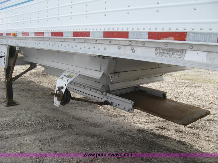 image for item J2834 2005 Wilson DWH-500 Pace Setter double hopper bottom grain trailer