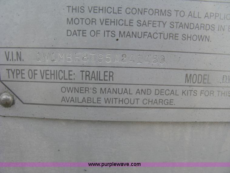 image for item J2834 2005 Wilson DWH-500 Pace Setter double hopper bottom grain trailer