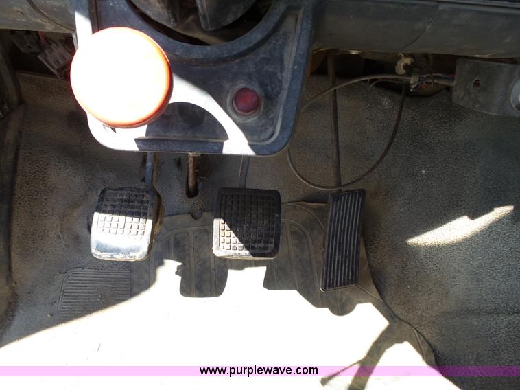 image for item J4973 1990 Ford F600 liquid fertilizer truck