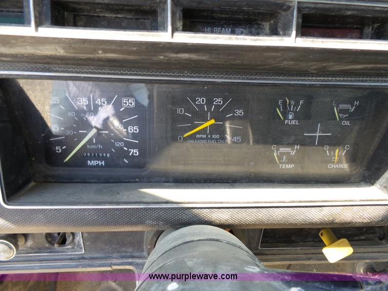 image for item J4973 1990 Ford F600 liquid fertilizer truck