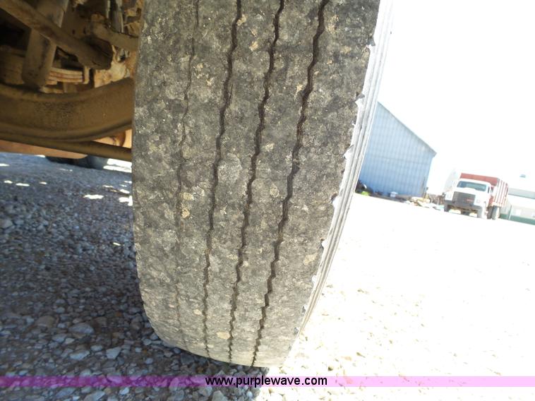 image for item J4973 1990 Ford F600 liquid fertilizer truck