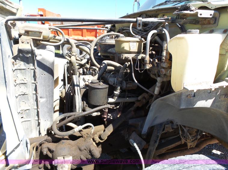 image for item J4973 1990 Ford F600 liquid fertilizer truck