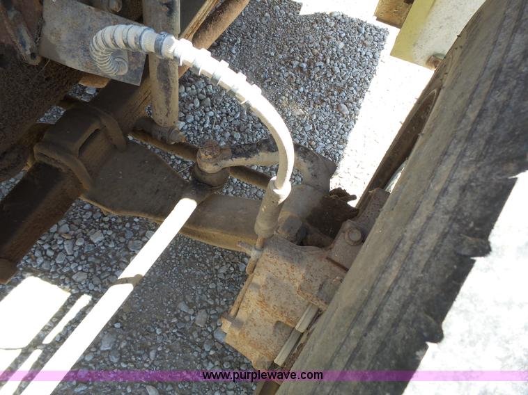 image for item J4973 1990 Ford F600 liquid fertilizer truck