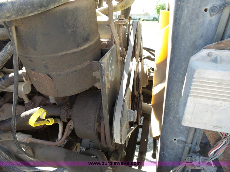 image for item J4973 1990 Ford F600 liquid fertilizer truck