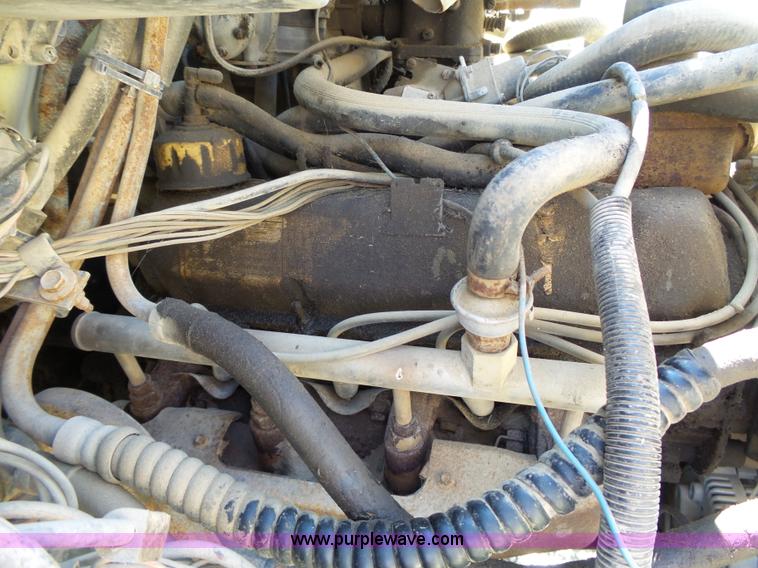 image for item J4973 1990 Ford F600 liquid fertilizer truck