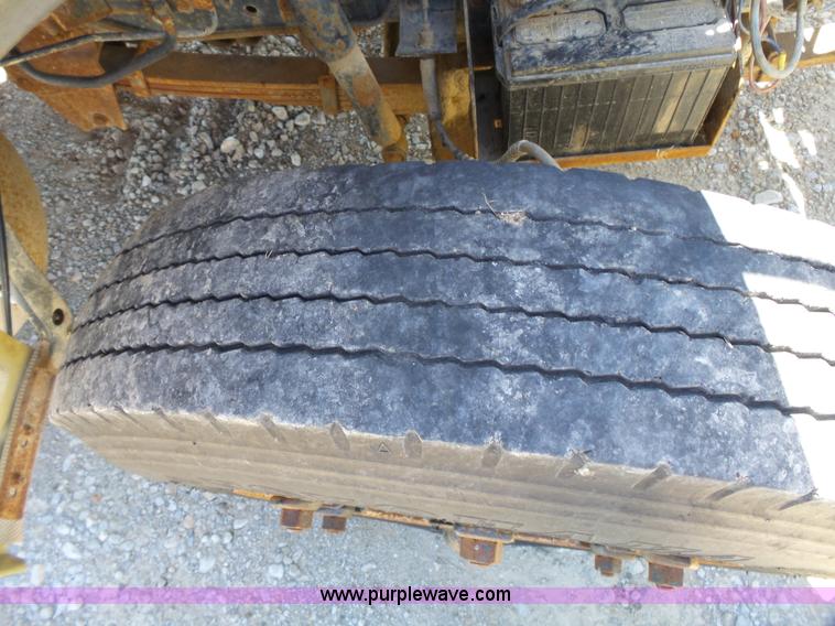 image for item J4973 1990 Ford F600 liquid fertilizer truck