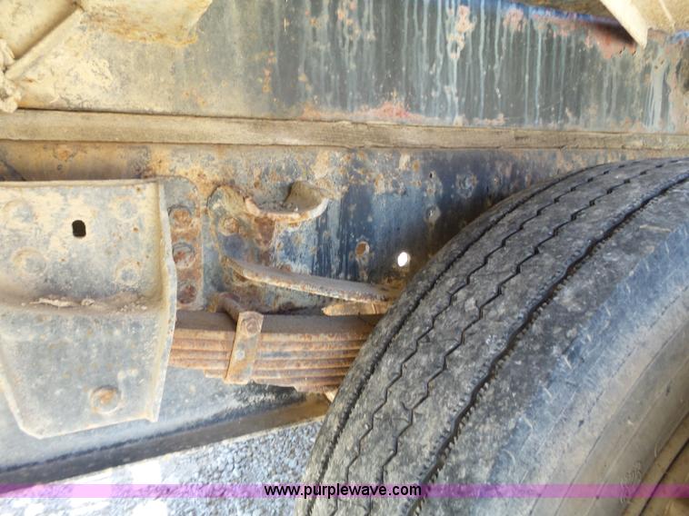 image for item J4973 1990 Ford F600 liquid fertilizer truck