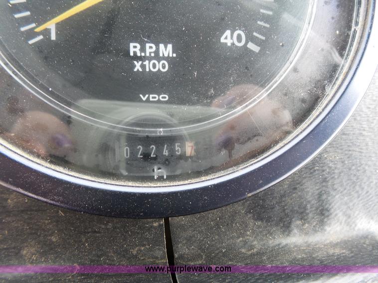 image for item J4977 1993 John Deere 3830 self-propelled windrower