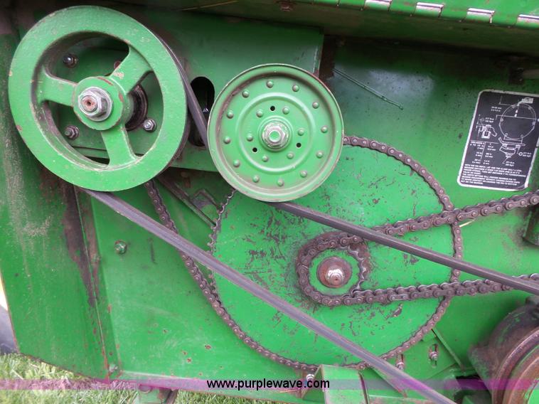 image for item J4977 1993 John Deere 3830 self-propelled windrower