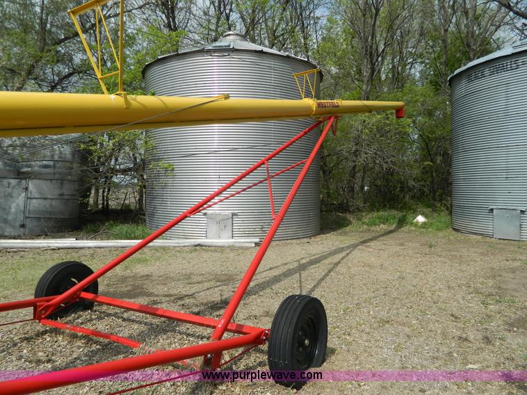 image for item J8975 Westfield MK100-71 grain auger