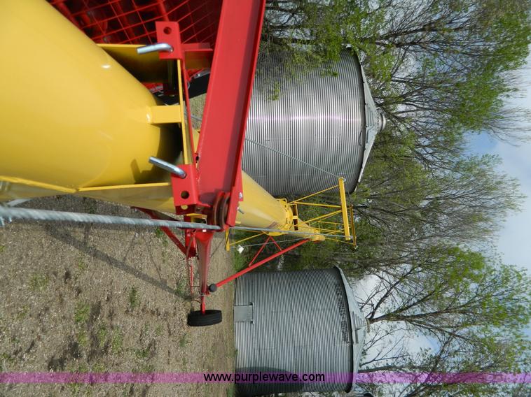 image for item J8975 Westfield MK100-71 grain auger