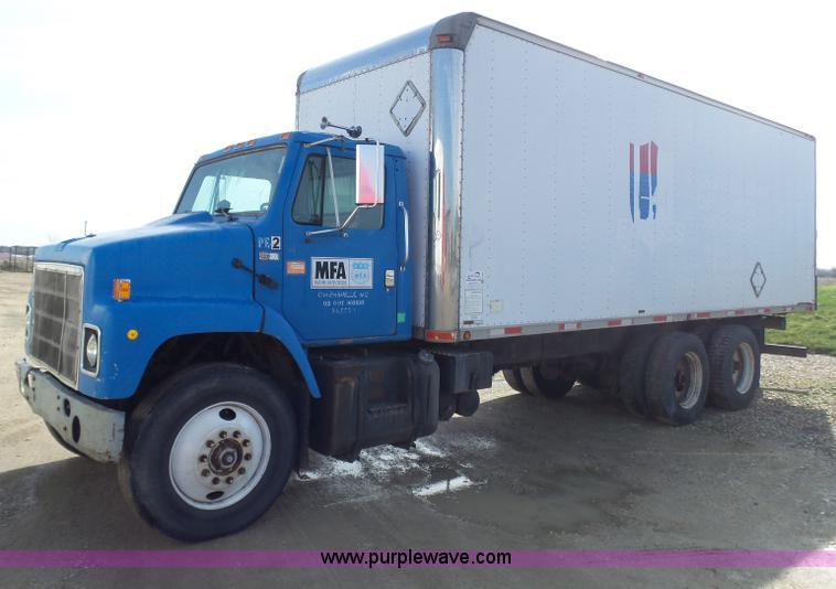 image for item K1308 1986 International F2375 box truck