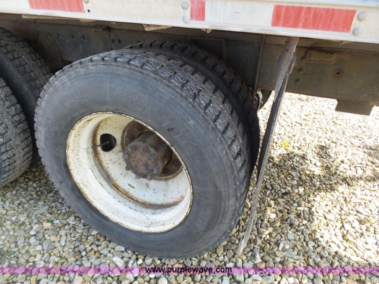 image for item K1308 1986 International F2375 box truck