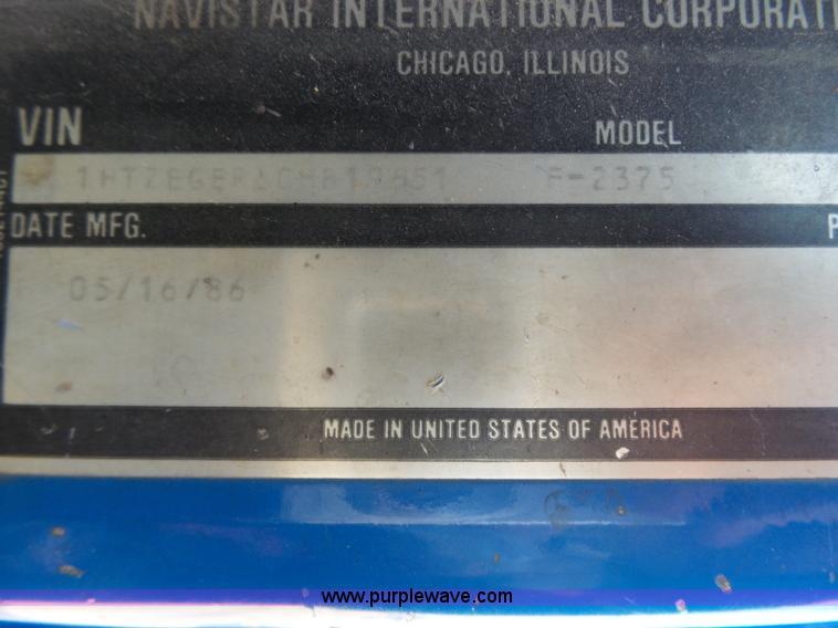 image for item K1308 1986 International F2375 box truck