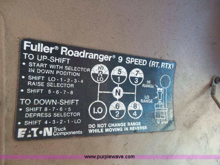 image for item K1308 1986 International F2375 box truck
