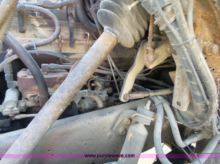 image for item K1308 1986 International F2375 box truck