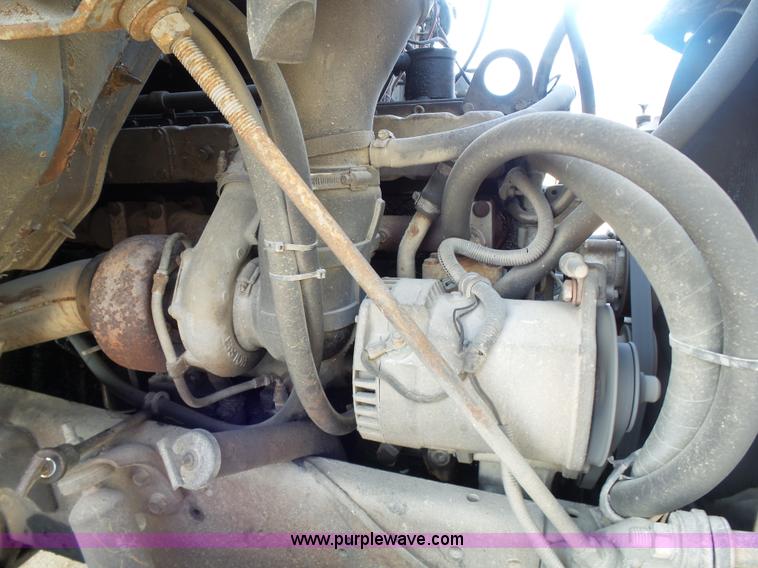 image for item K1308 1986 International F2375 box truck