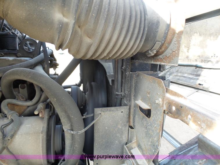 image for item K1308 1986 International F2375 box truck