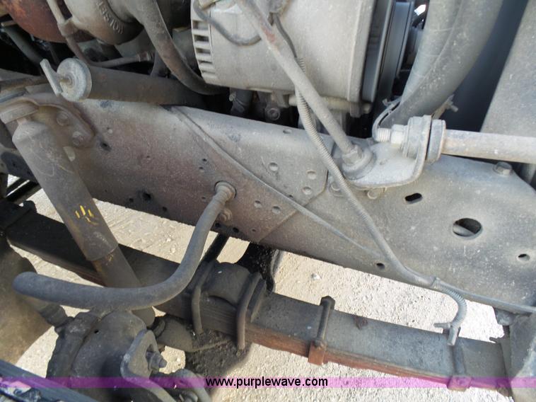 image for item K1308 1986 International F2375 box truck