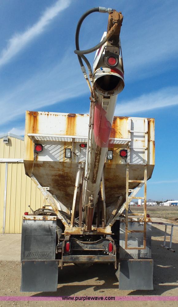 image for item K1309 1996 Ford LN8000 tender truck