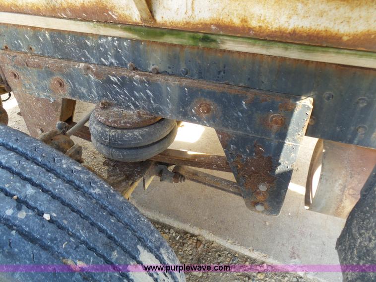 image for item K1309 1996 Ford LN8000 tender truck