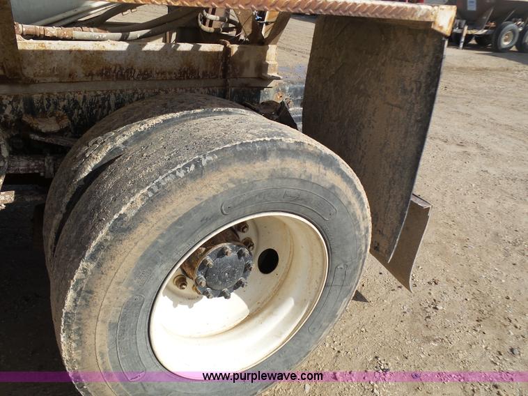 image for item K1309 1996 Ford LN8000 tender truck