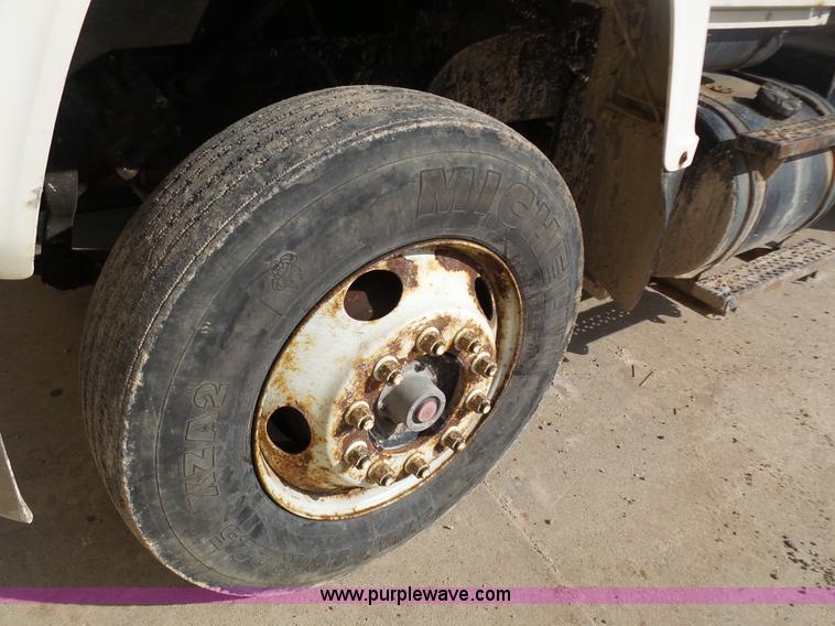 image for item K1309 1996 Ford LN8000 tender truck