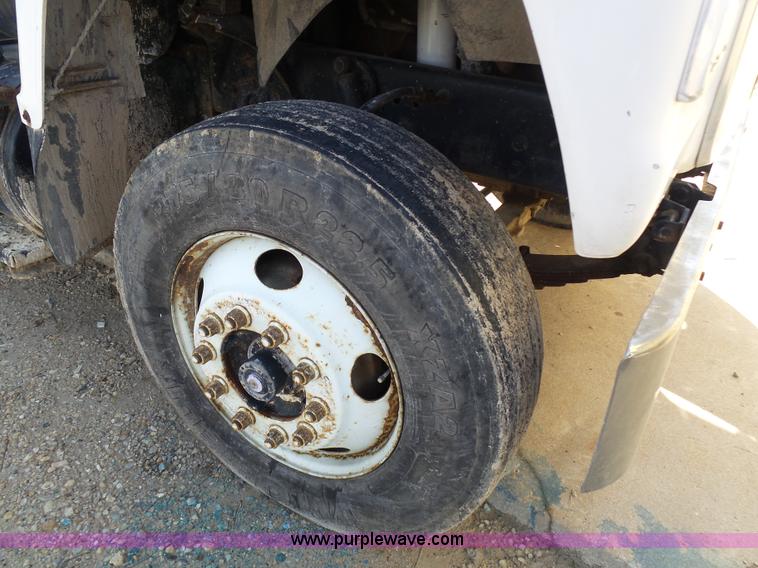 image for item K1309 1996 Ford LN8000 tender truck