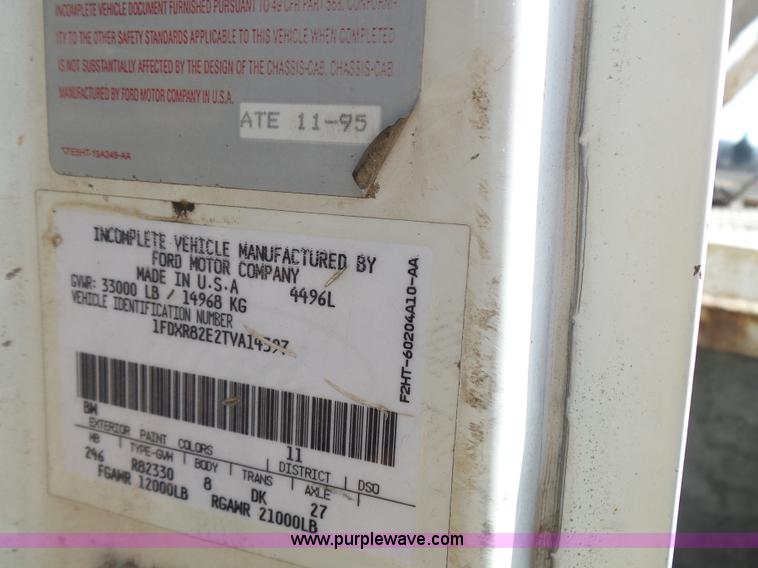 image for item K1309 1996 Ford LN8000 tender truck