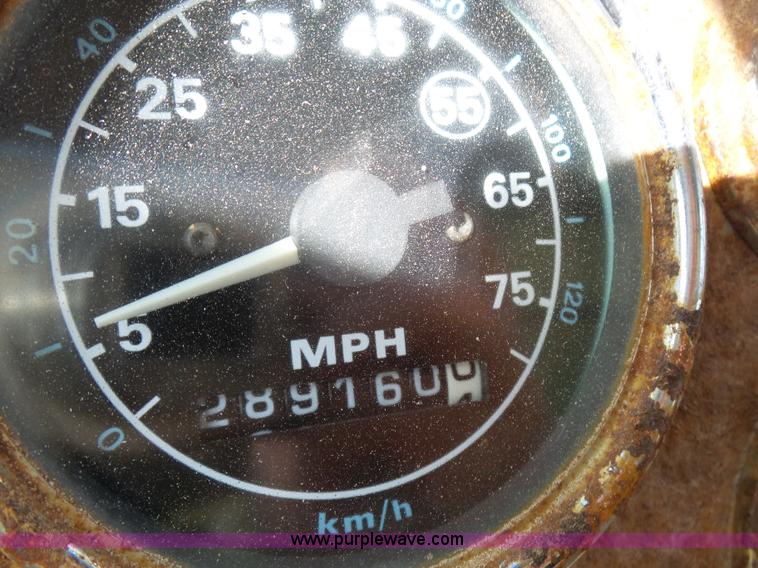 image for item K1309 1996 Ford LN8000 tender truck