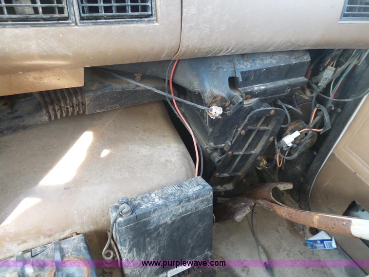 image for item K1309 1996 Ford LN8000 tender truck