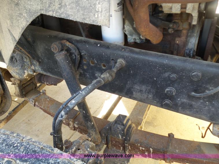 image for item K1309 1996 Ford LN8000 tender truck