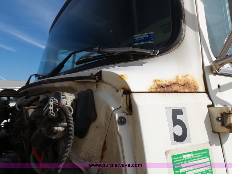 image for item K1309 1996 Ford LN8000 tender truck