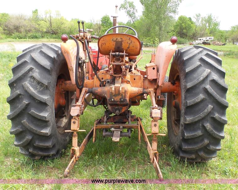 image for item K4168 Allis Chalmers D17 tractor