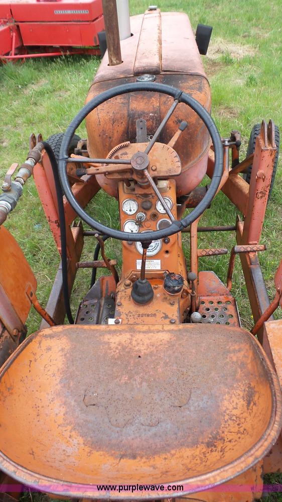 image for item K4168 Allis Chalmers D17 tractor