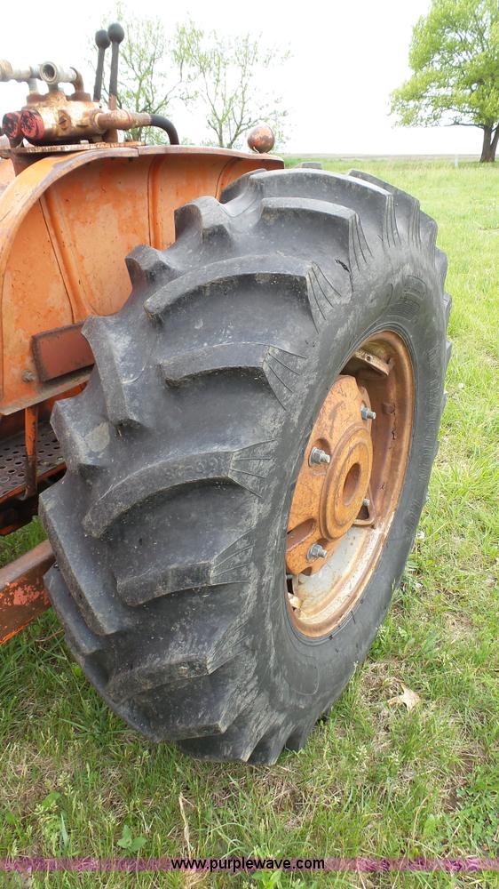 image for item K4168 Allis Chalmers D17 tractor