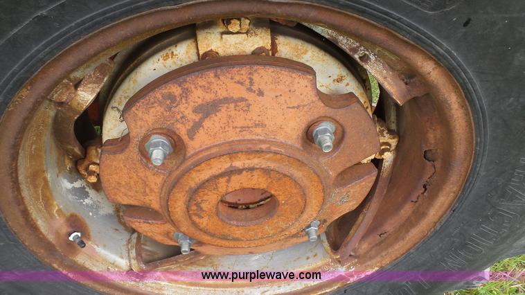 image for item K4168 Allis Chalmers D17 tractor