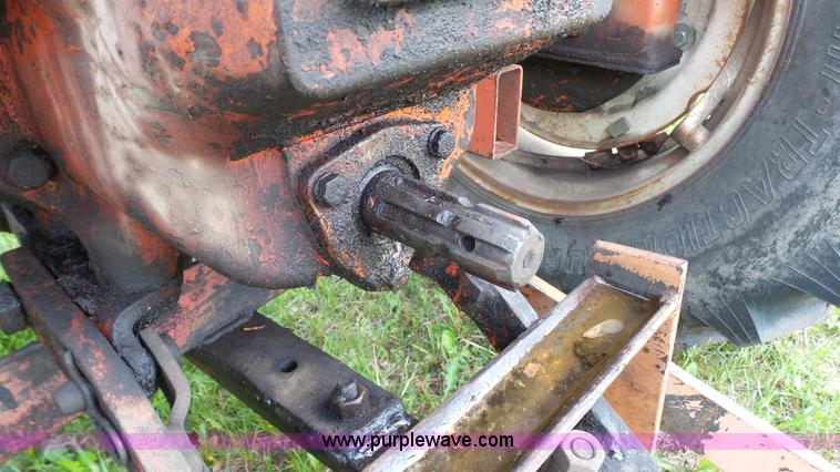 image for item K4168 Allis Chalmers D17 tractor